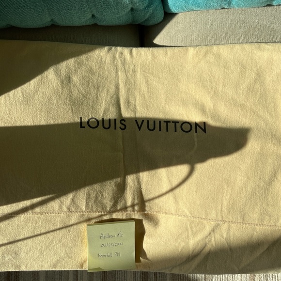 Like New - Louis Vuitton Neverfull PM - Picture 16 of 16